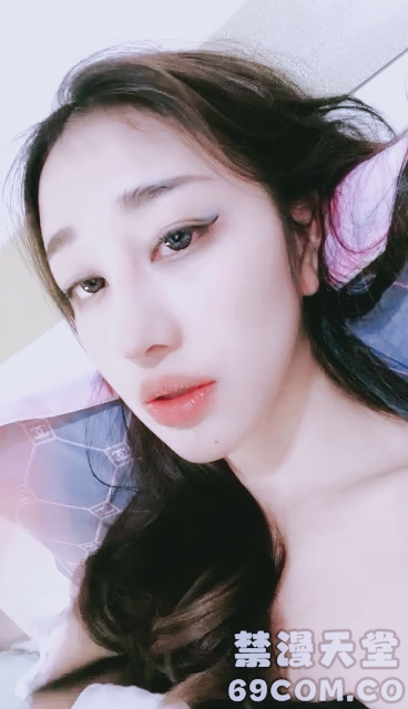 【禁漫直播】极品尤物瑜伽女神！连体网袜性感身材！扭腰摆臀极其风骚,瑜伽垫上一字马,摆弄各种姿势
