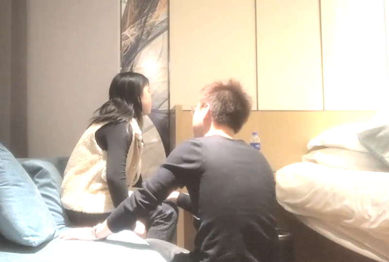 探花哥在外闯荡江湖，第一次上妹子还要看她脸色