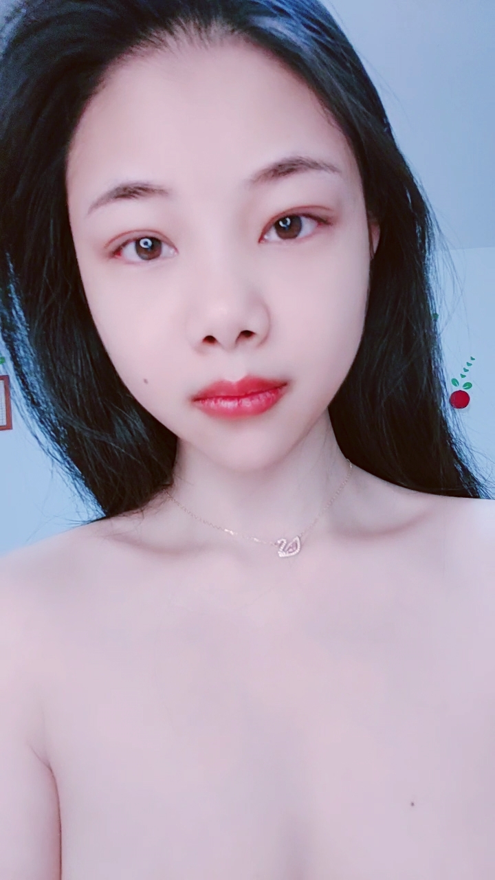 【禁漫直播】大过年了,也不忘记赚外快,卧室中和娇小老婆口交打飞机,玩穴啪啪后入女上位摇起来