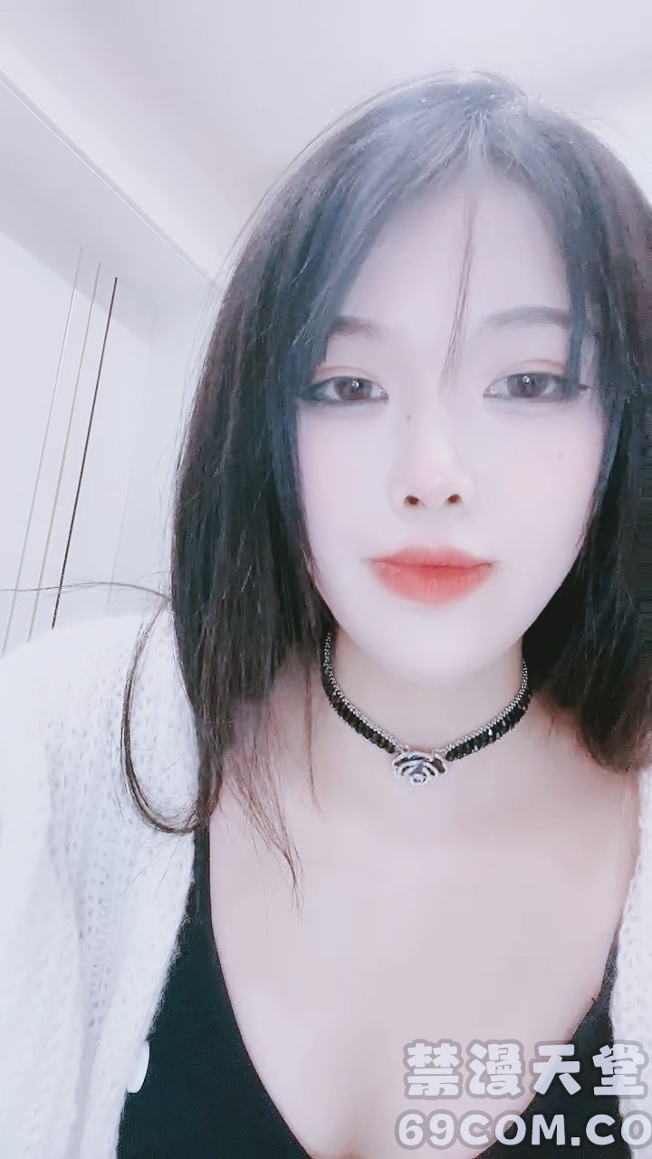 【禁漫直播】女神尤物露脸来袭,火辣激情艳舞,抖奶电臀性感展示,揉奶玩逼特写展示,近距离看逼淫水都发亮精彩不要错过