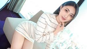 SIRO-5503 “【超性感网路主播！】白衣美女时隔一年多首次放声尖叫！‘我没有男朋友，也没有性伴侣…’一边放纵欲望，一边脱下内裤…