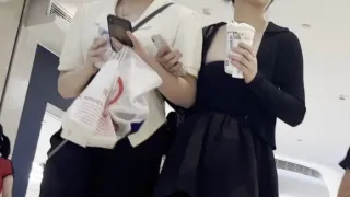 高清偷拍抄底姐妹花