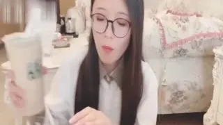 反差小仙女（司雨）逆体位深喉调教的。