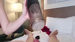 自慰的时候被邻居发现。