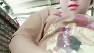 怀孕的人妻露脸大白天哄着孩子还要伺候大哥激情啪啪掰开逼逼给狼友看特写各种舔弄大鸡巴无套爆草射逼里