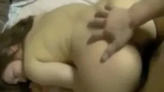 白领女友大鸡巴没插几下就胡言乱语大声嚎叫
