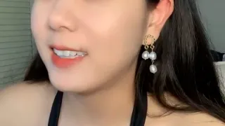 9分颜值大奶美女！应要求双人秀！顶级大肥臀，骑乘位打桩机，爽的娇喘不断，肉感十足操的舒服