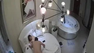 企业老总包养身材苗条年轻漂亮小三开房约啪。