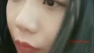 文艺范气质美女大尺度抠逼自慰，浴室洗澡，