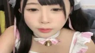 绝对极品！顶级颜值美少女！清纯甜美，爆乳肥穴，白色丝袜跳蛋塞穴，磨蹭阴蒂闭上眼睛很享受...