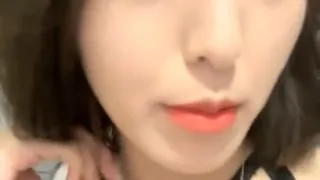 04年艺校妹妹！短发甜美颜值超顶！酒店开房自慰，情趣装贫乳，掰开多毛骚逼，手指扣弄近距离特写