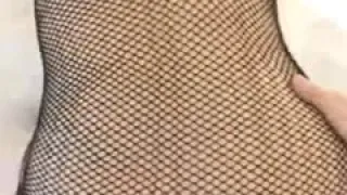 极品白虎巨乳美女〖草莓熊〗深夜回馈粉丝约炮 黑丝网状情趣套装