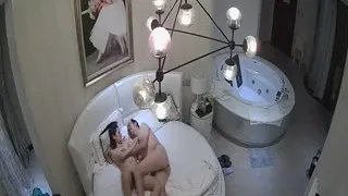 企业老总包养身材苗条年轻漂亮小三开房约啪,妹子挺骚大叔累的睡着了骚女摸硬J8主动女上。