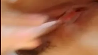 长得挺漂亮妹子大早上床上跳蛋自慰秀喜欢的不要错过