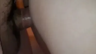清纯的萌妹捂着嘴巴被狠狠操害羞低吟真嫩.
