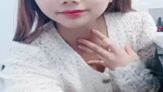 风骚小老板娘露脸在店里跟小哥激情，给小哥口交大鸡巴连蛋蛋都吸进去了.