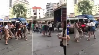 一群娘们当街互殴