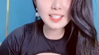 【禁漫直播】丰满吊钟奶子巨乳姐妹花,露脸双双道具自慰插穴,丰满阴户诱人的很