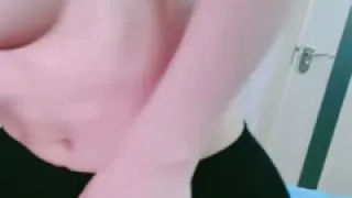 #露露很甜_C罩杯极品美乳靓女，舔蛋吸屌，翘起肥臀JB磨蹭，第一视角正入操逼，开档黑丝骑坐水声哗哗
