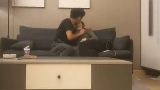 亲一下都心不甘情不愿的，那还出来跟人啪
