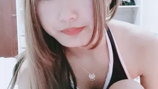 【禁漫直播】新人下海甜美小妹妹！情趣猫耳朵卡哇伊！丝袜美腿没穿内裤,掰开小穴特写,换上女仆装诱惑