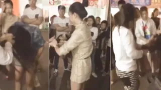 原配当街暴打小三
