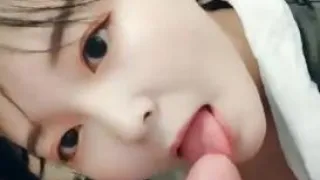 极品白虎巨乳美女〖草莓熊〗勾搭打游戏的弟弟 完具大屌齐操嫩鲍 逼紧人骚太爽了忍不住操两炮