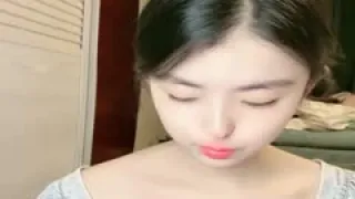 Joy宝贝--治愈笑容，五官小巧，萝莉宝藏女孩，怎么有那么甜的正点女孩，小奶兔软又翘挺！