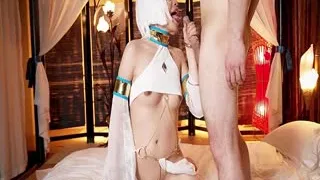 【网红-萨拉】全网首发【原始异国性情调】之【两个男仆来伺候她】高清无水原版
