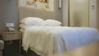 小马寻花约22岁大四学生妹,被男友调教的一脸狐媚样,娇喘连连高潮迭起 亲爱的 受不了了 快给我 射给我。