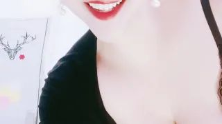 【禁漫直播】丰满熟女半老徐娘的黑丝大肥屁股,豪乳爱不释手,上来就深喉吃鸡卧室中超多姿势