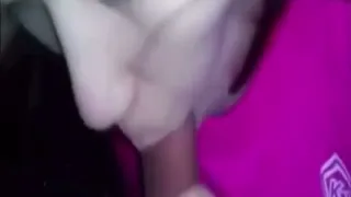强攻的7岁的粉嫩侄女！舔舅舅鸡巴被无套破处.