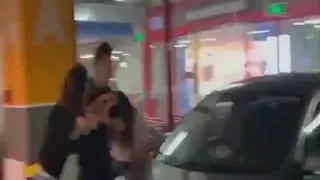 街上抓奸现场的!。。