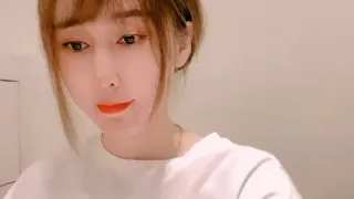 9分颜值甜美女神！情趣内衣黑色网袜！翘起大白臀，自摸揉搓小穴，拍打流出淫水，娇喘呻吟