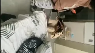 校花霸凌外泄合集2,扒衣服，打嘴巴，揪头发，虐下体!。