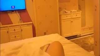 会所刚毕业没多久的漂亮短裙美女,进房间先操一次享受完按摩后再狠狠爆插
