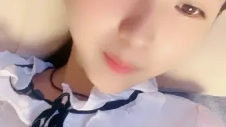 4个00后嫩妹妹！年纪不大超会玩！粗大双头龙，第一视角互插嫩穴，妹妹轮流上阵，骑乘位撑爆小穴