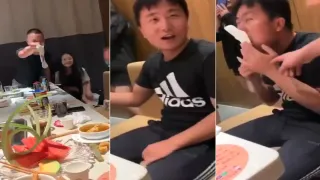 还是这个老哥牛逼，敢舔带血的姨妈巾