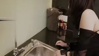 国产麻豆AV MD MD0013【送货员强奸篇】寂寞少妇网购收货 不料被送货员强奸