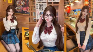 騷熟女酒店4P激情啪啪!