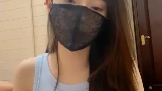 爆乳细腰美腿！性感小姐姐好久没播！面具炮友操逼，蹲着吃屌深喉，脱下内裤求操，后入爆操猛怼