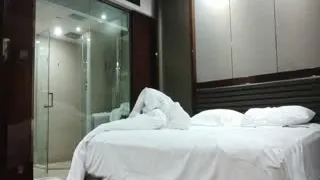 高价约操23岁极品尤物淫荡至极 射里面 嘴里一直喊给我我要!。