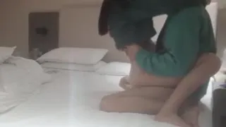 极品纹身女神最后一夜，吃药满足，舔脚后入，宛如热恋小情侣激情似火