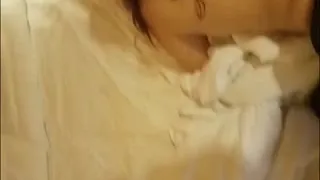 颜值还不错的气质少妇聊了一个星期终于约酒店啪啪,逼逼太敏感刚操就喷水了,偷偷拿掉套子干