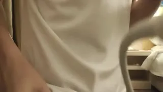 小马寻花按摩完回酒店叫了个长腿少妇包臀裙高跟鞋蹲着深喉口交抬起双腿大力抽插猛操。
