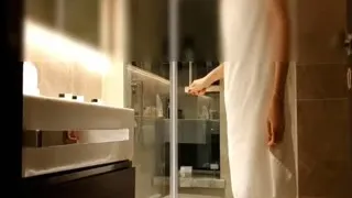 CD大小姐淫乱性交玩3P两根肉棒轮流抽插的。