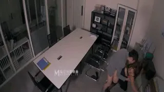 淫行事务所 上班偷摸鲍鱼-项子宁!。