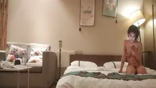 花5000高价约炮极品车模上来就要开干。