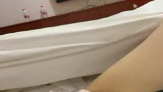 #敏妹妹_清纯萝莉萌妹下海大秀直播，听狼友指挥对着镜头磨蹭BB，特写蝴蝶嫩逼