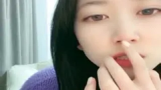 超清纯校花夏天的夏、身材让人看了直流口水声音温柔听她聊天就是心情舒畅揉奶露毛真好看！.